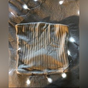 not too cropped cream strapless top 💄